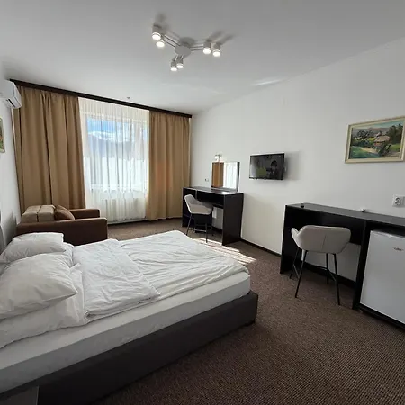 Erney Laz Hotel-2